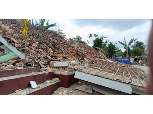 Indonezijos Javos salą sukrėtė žemės drebėjimas, žuvo mažiausiai 56 žmonės 
